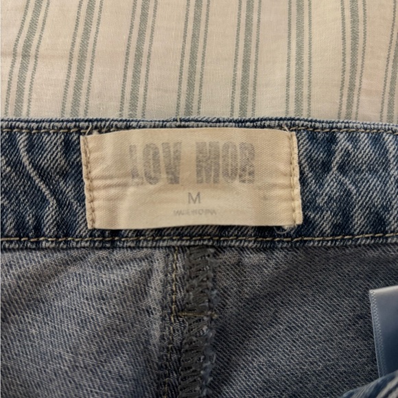 Button Jeans - Picture 3 of 5
